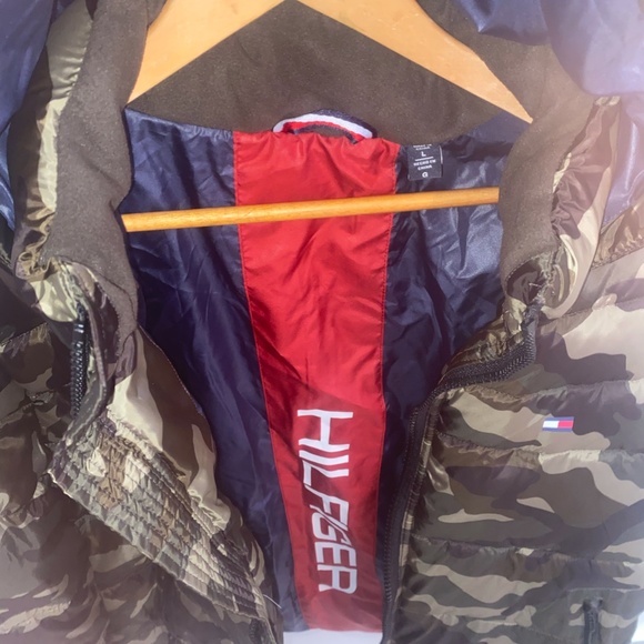 Brand New With Tag Mens Large Tommy Hilfiger Winter Puffer Jacket With Hoodie. - Picture 2 of 5